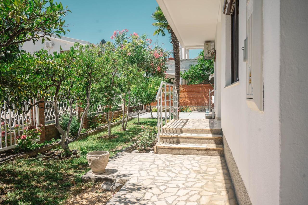 Vila Adriatik Ulcinj Exterior photo